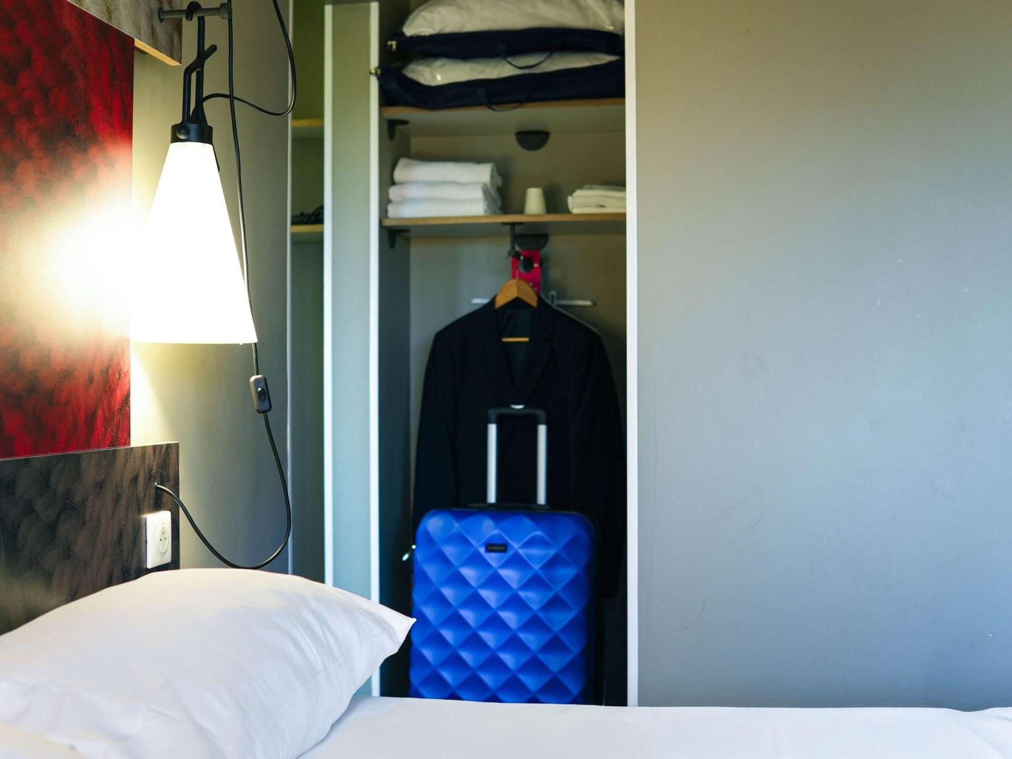 Ibis Caen Porte D'Angleterre Bagian luar foto